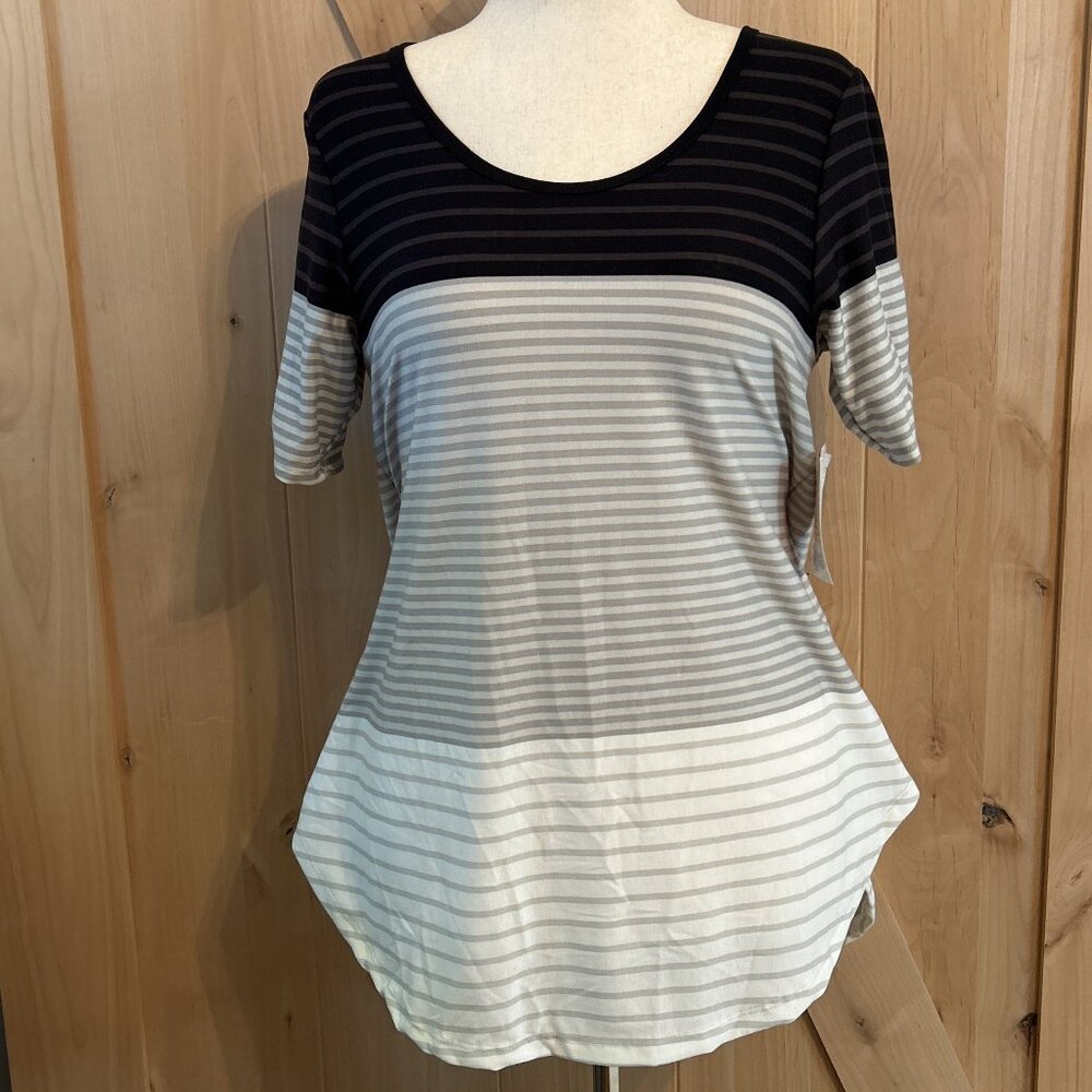 LulaRoe Morgan Flare T 1543